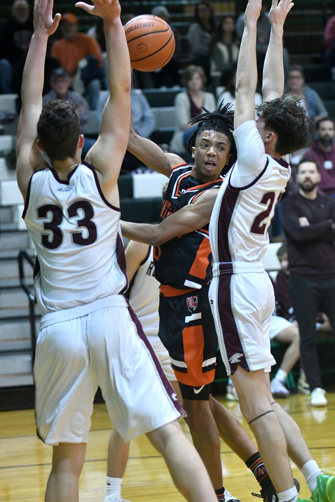 90-year-old Geneseo woman gets college degree 112622-qc-spt-ut-rockridge hoops-072